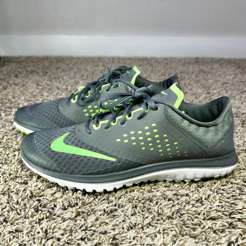 Nike FS Run Lite Run 2 Men's Size 7.5 Grey Volt Green Running Shoes 685266-013